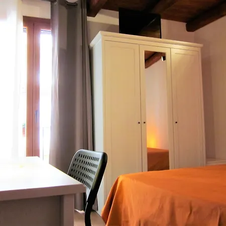 Oda ve Kahvaltı Icalderai Palermo